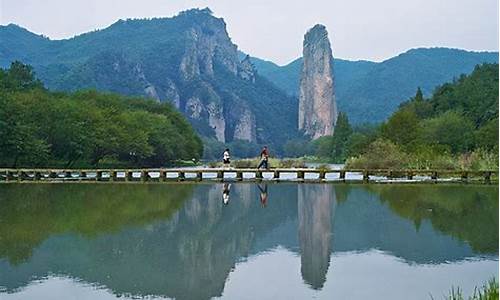 浙江省名胜古迹英语作文_浙江旅游景点介绍中英